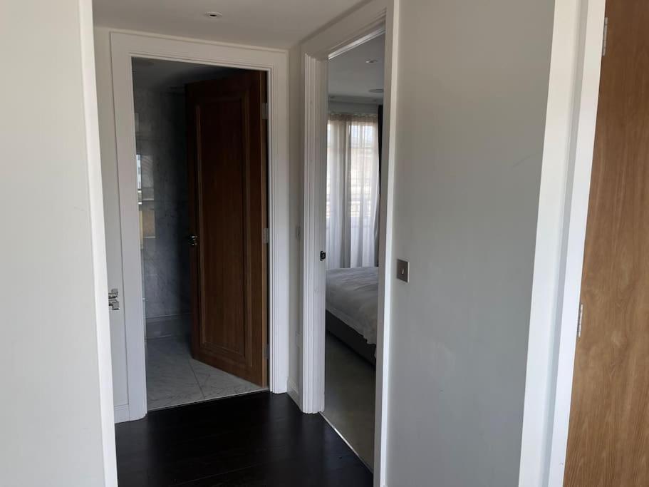 Large Luxury Penthouse With Free Parking Garage Daire Londra Dış mekan fotoğraf