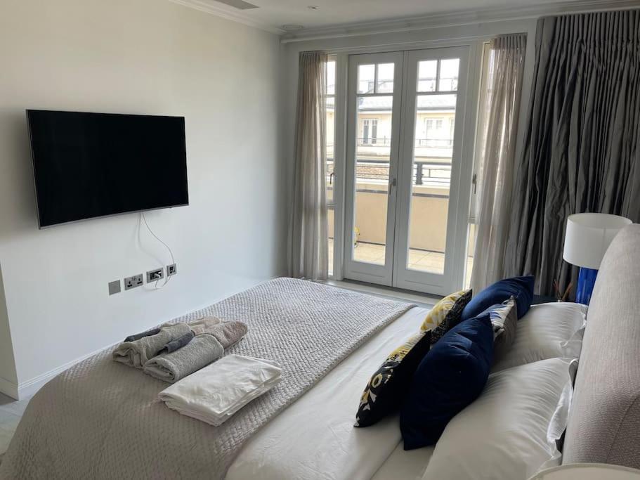 Large Luxury Penthouse With Free Parking Garage Daire Londra Dış mekan fotoğraf