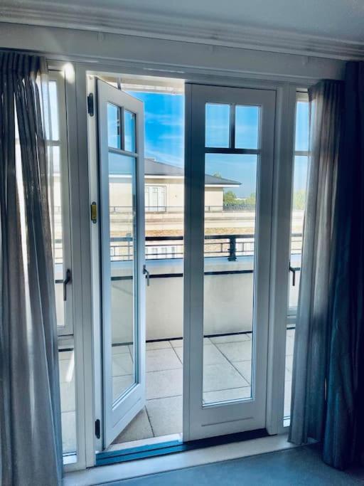 Large Luxury Penthouse With Free Parking Garage Daire Londra Dış mekan fotoğraf